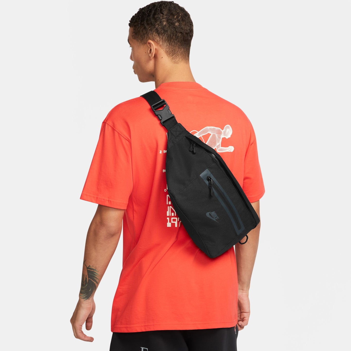 Nike Sportswear Elemental Premium Waist Pack – Black