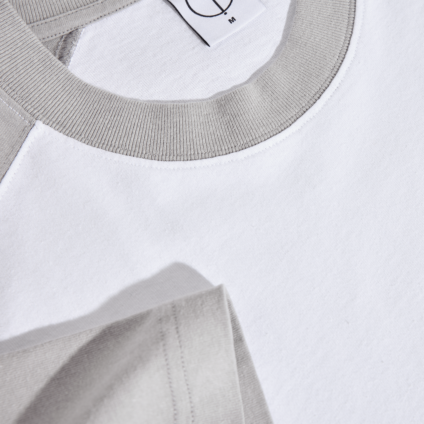 Doe Tee - White / Silver