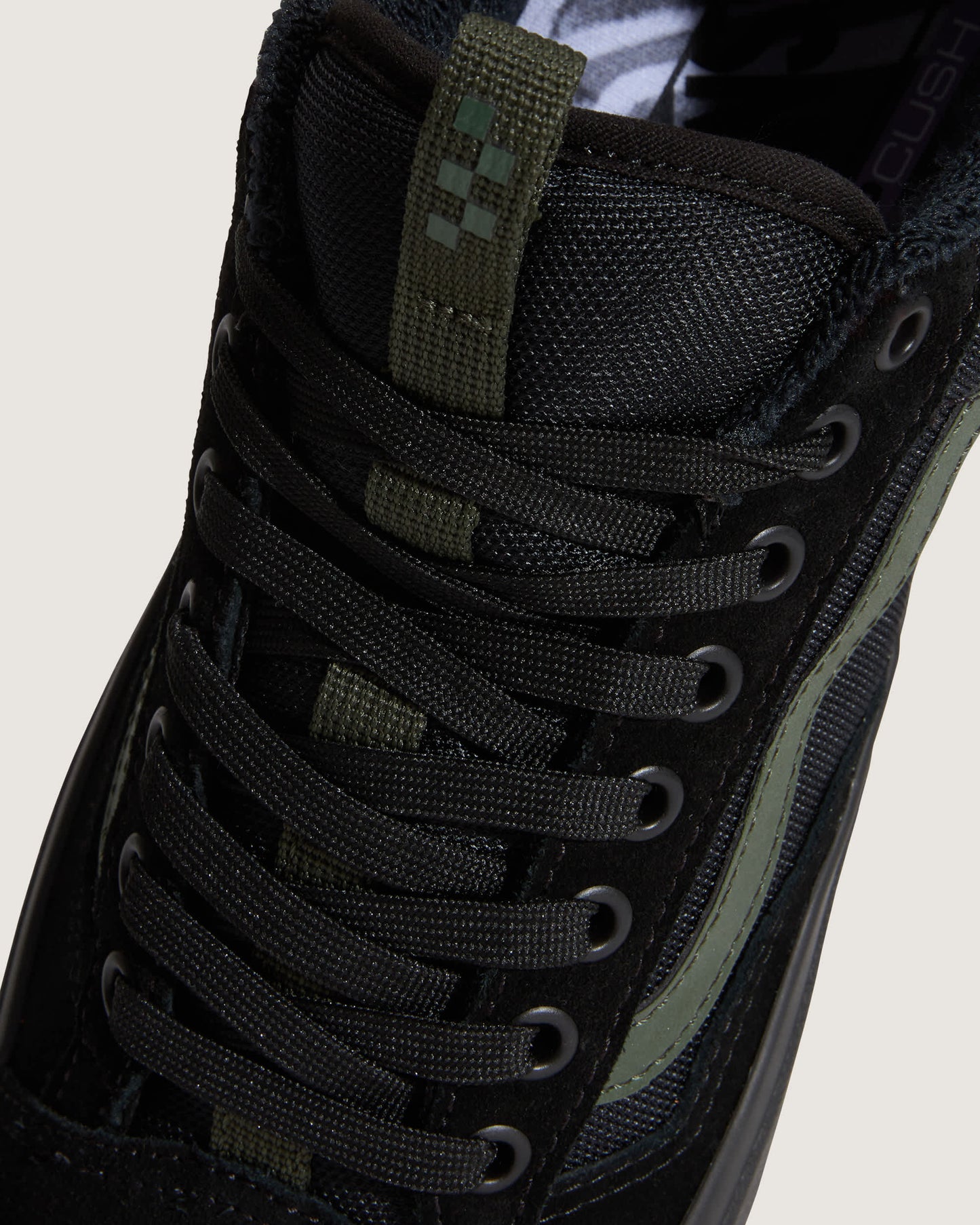 Skate Old Skool 36+ - Atiba Black
