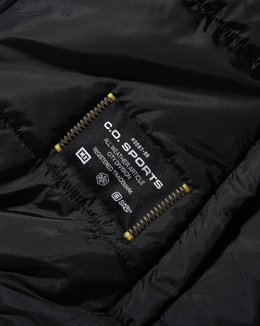 City Reversible Puffer - Black / Multi