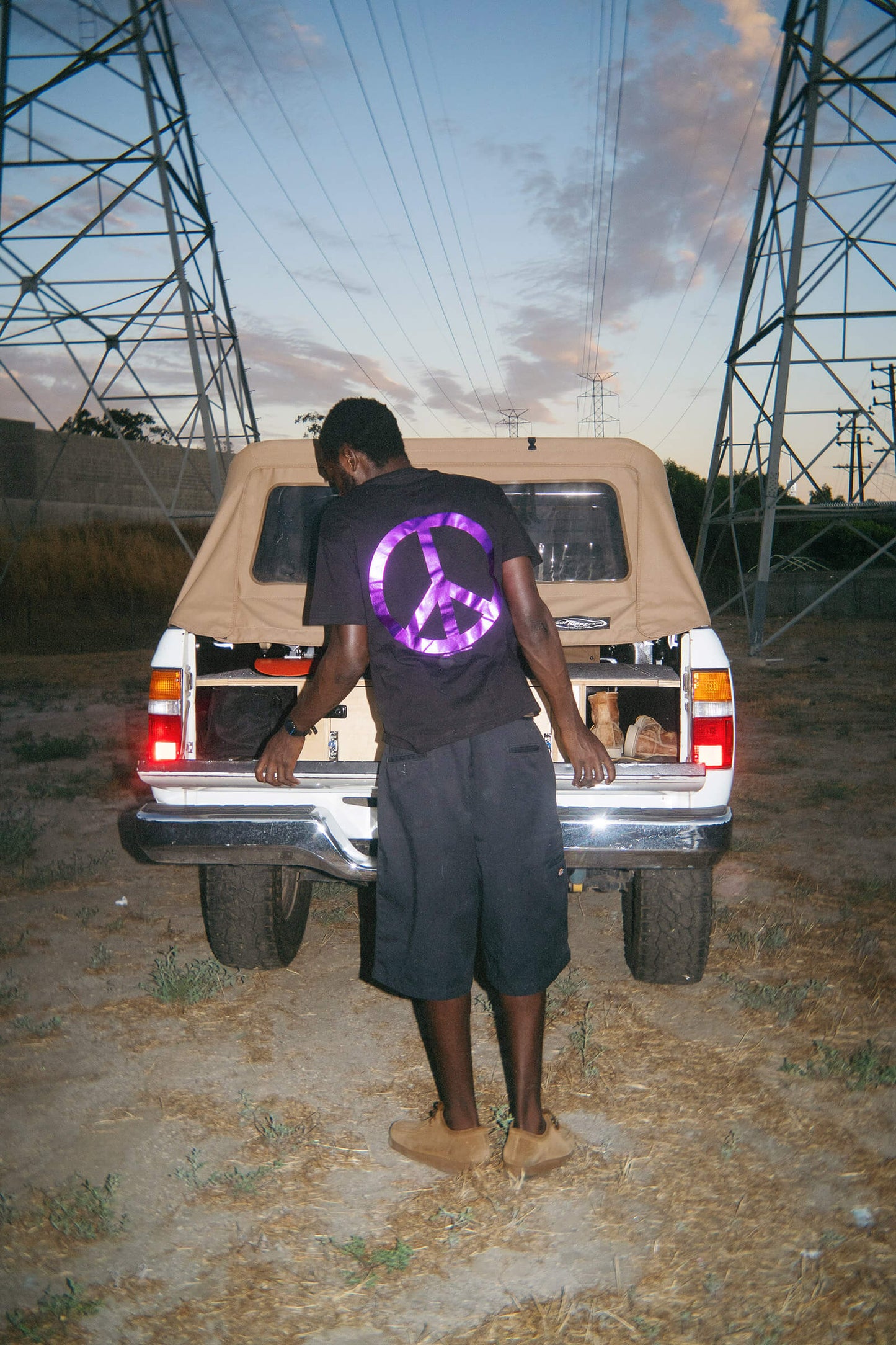 Peace Tee - Black