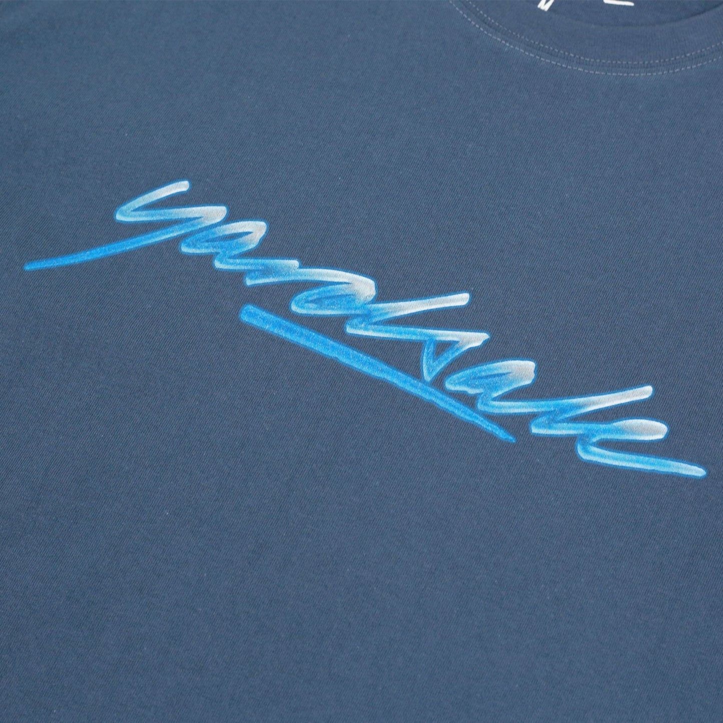 Camiseta con tipografía lavada - Azul