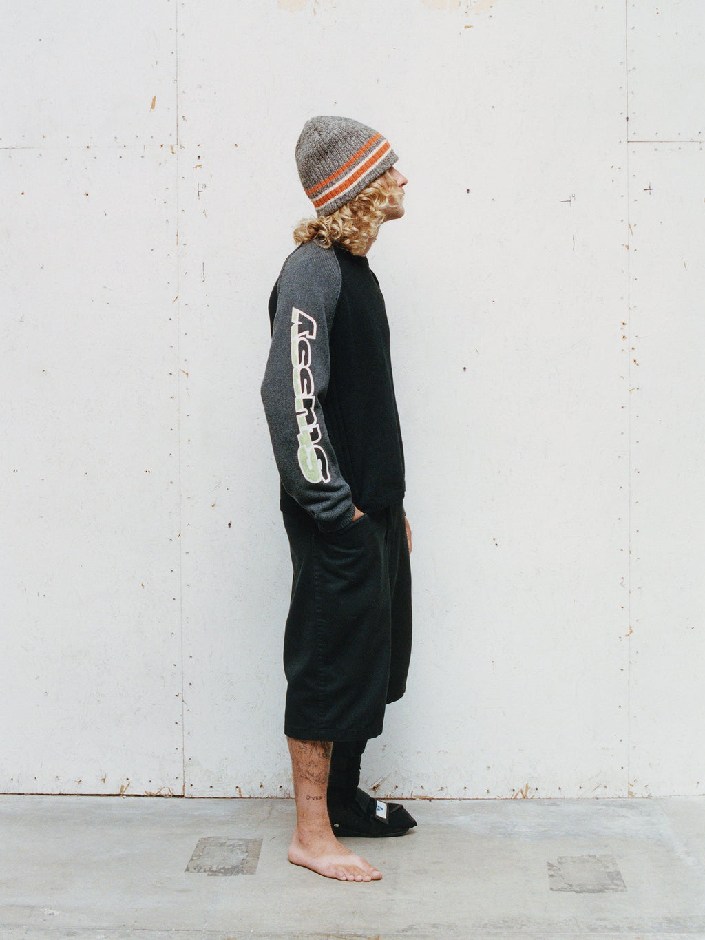Two Tone Raglan Sweater - Black