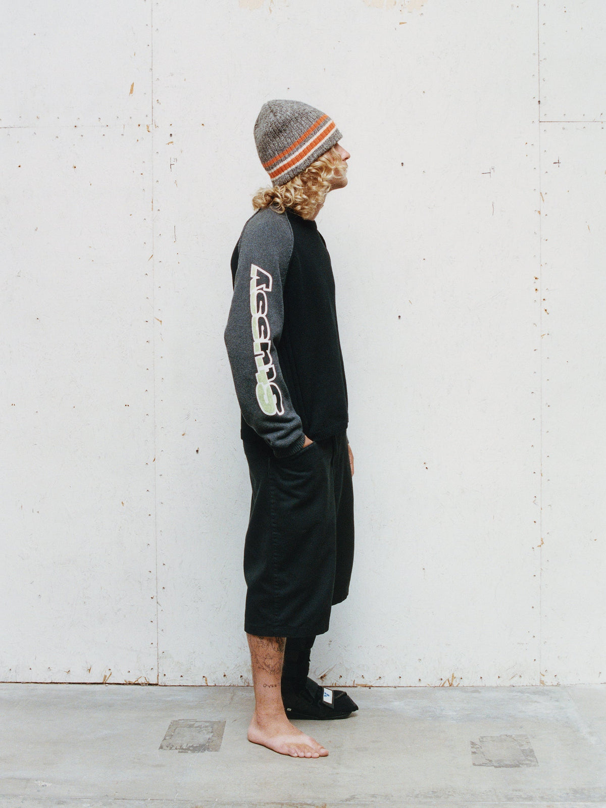 Two Tone Raglan Sweater - Black