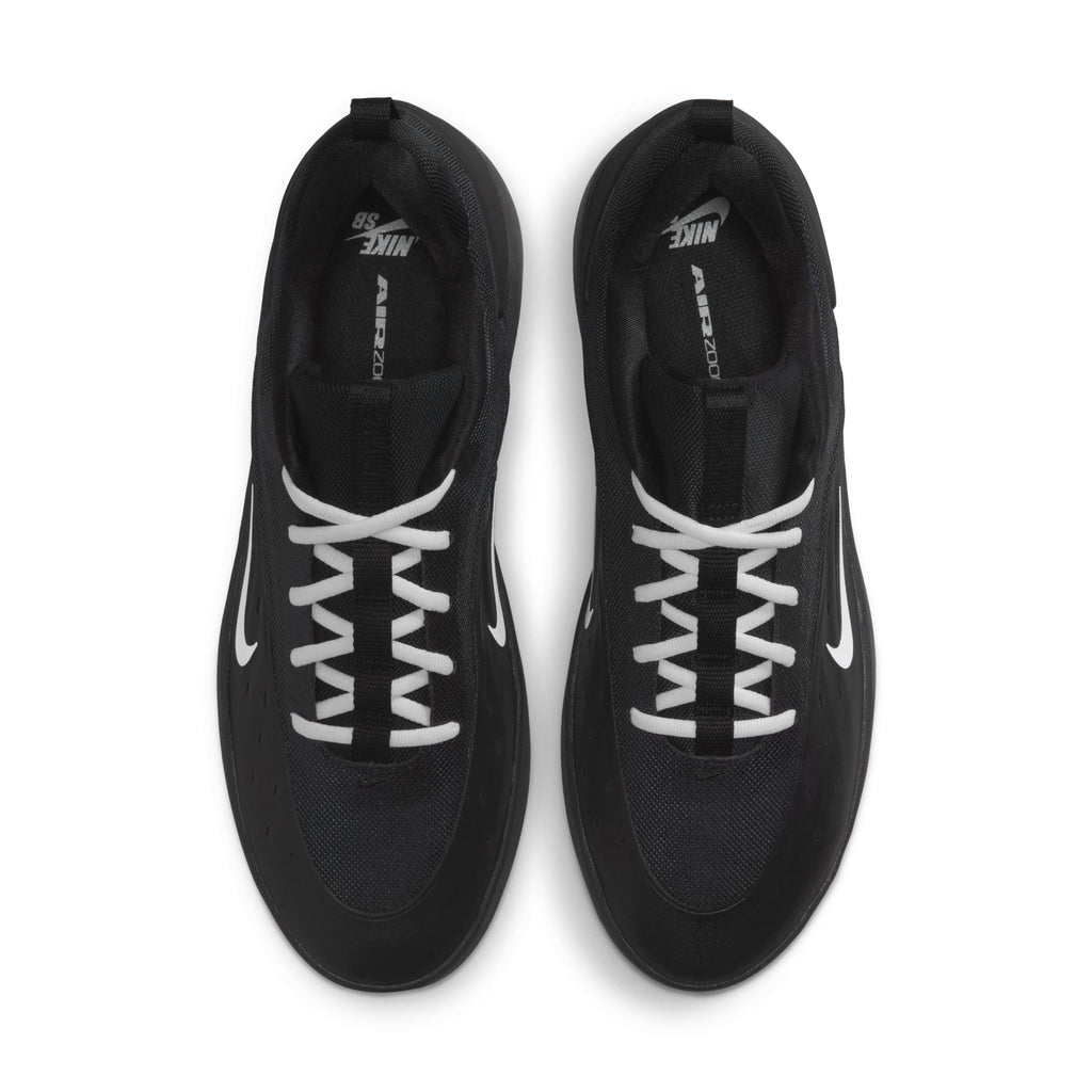 Zoom Nyjah 4 - Black / Black / White