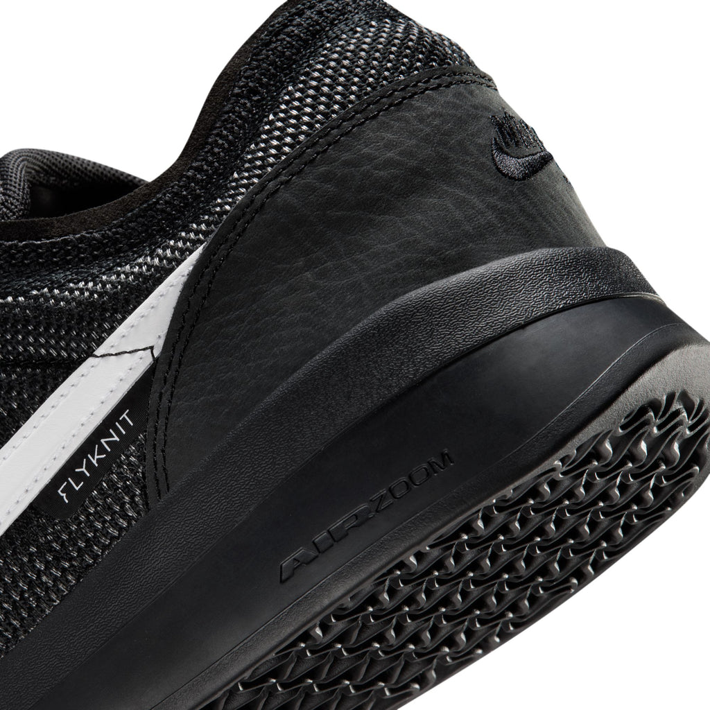 PS8 - Black / Black / White