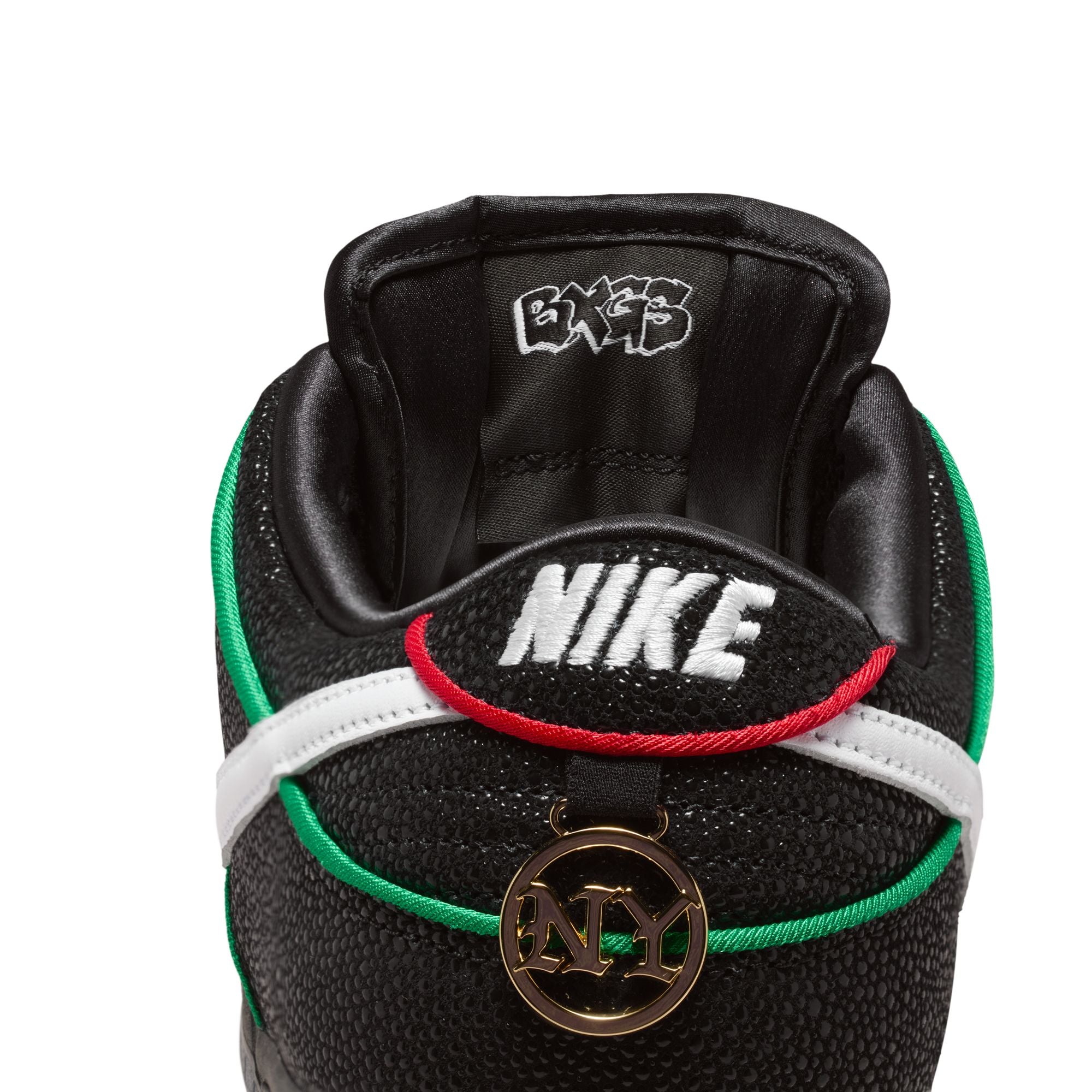 Dunk Low Pro "Bronx Girls Skate"