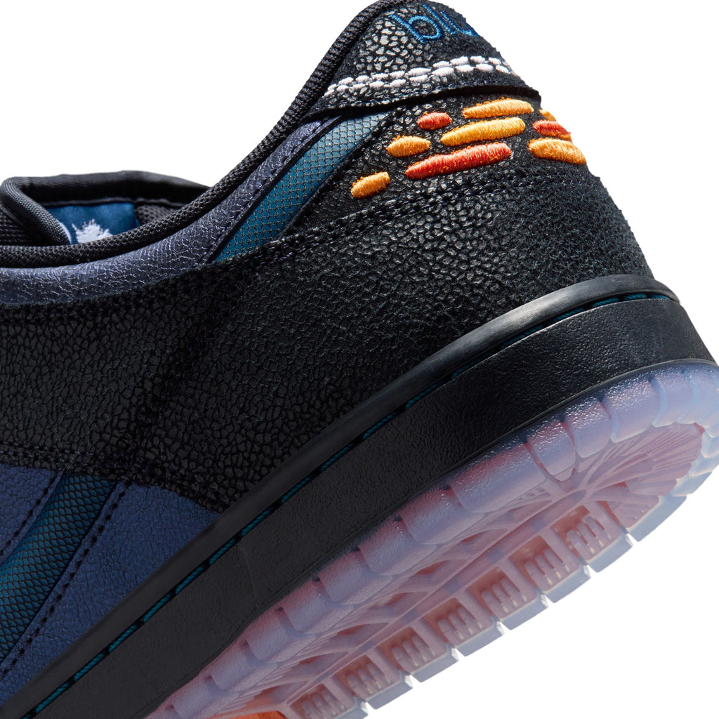Nike SB x Bluetile Dunk Low Pro QS