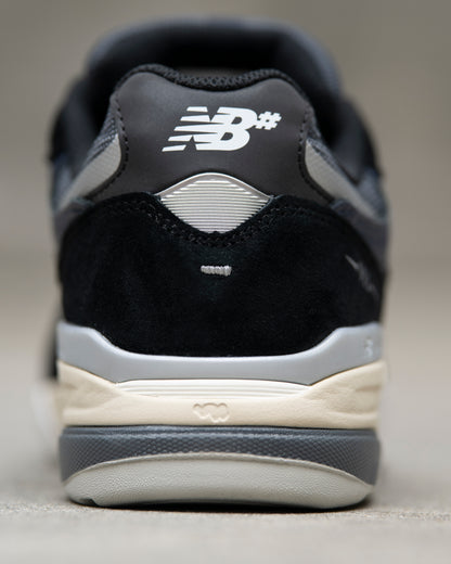 Numeric Andrew Reynolds 933 - Black / Eclipse