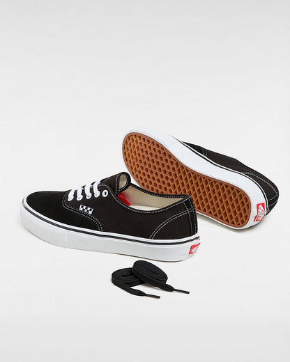Skate Authentic - Black / White