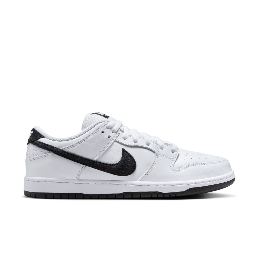 Nike SB Dunk Low Pro Shoes skate white black white 