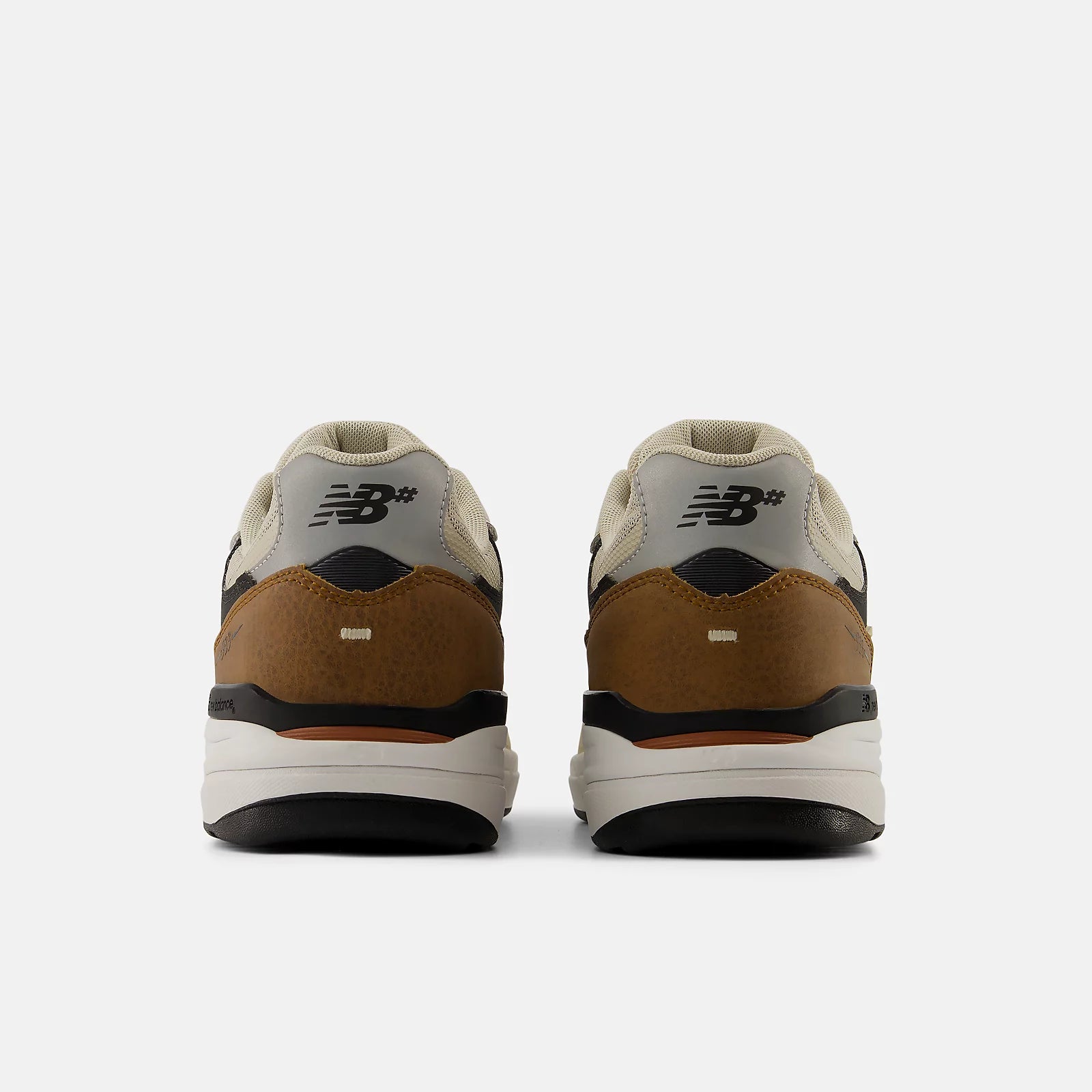 Numeric Andrew Reynolds 933 - Quicksand / Sea Salt